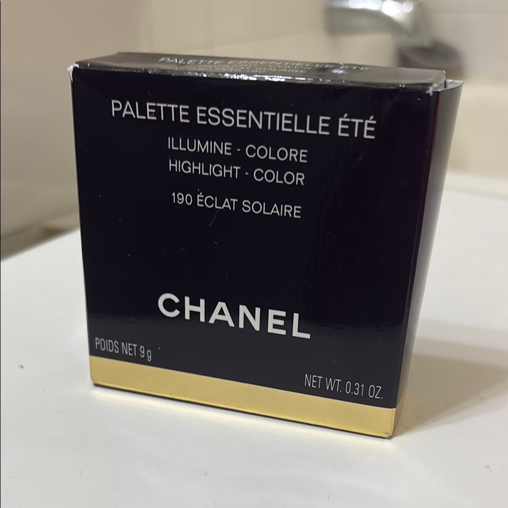 CHANEL Palette Essentielle ÉTÉ in Black and Gold